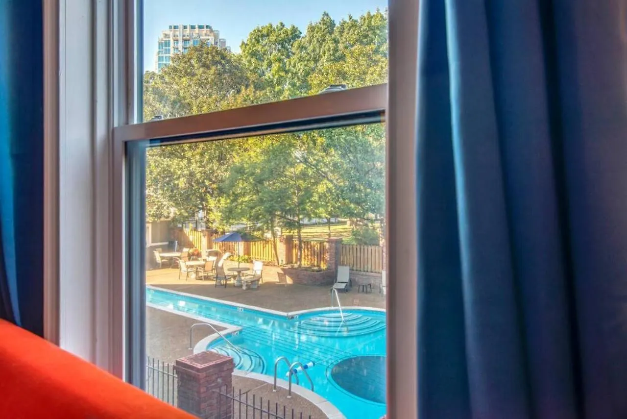 Famous Music Row 1 Bedroom Condo With Free Parking And Pool Nashville 0*,