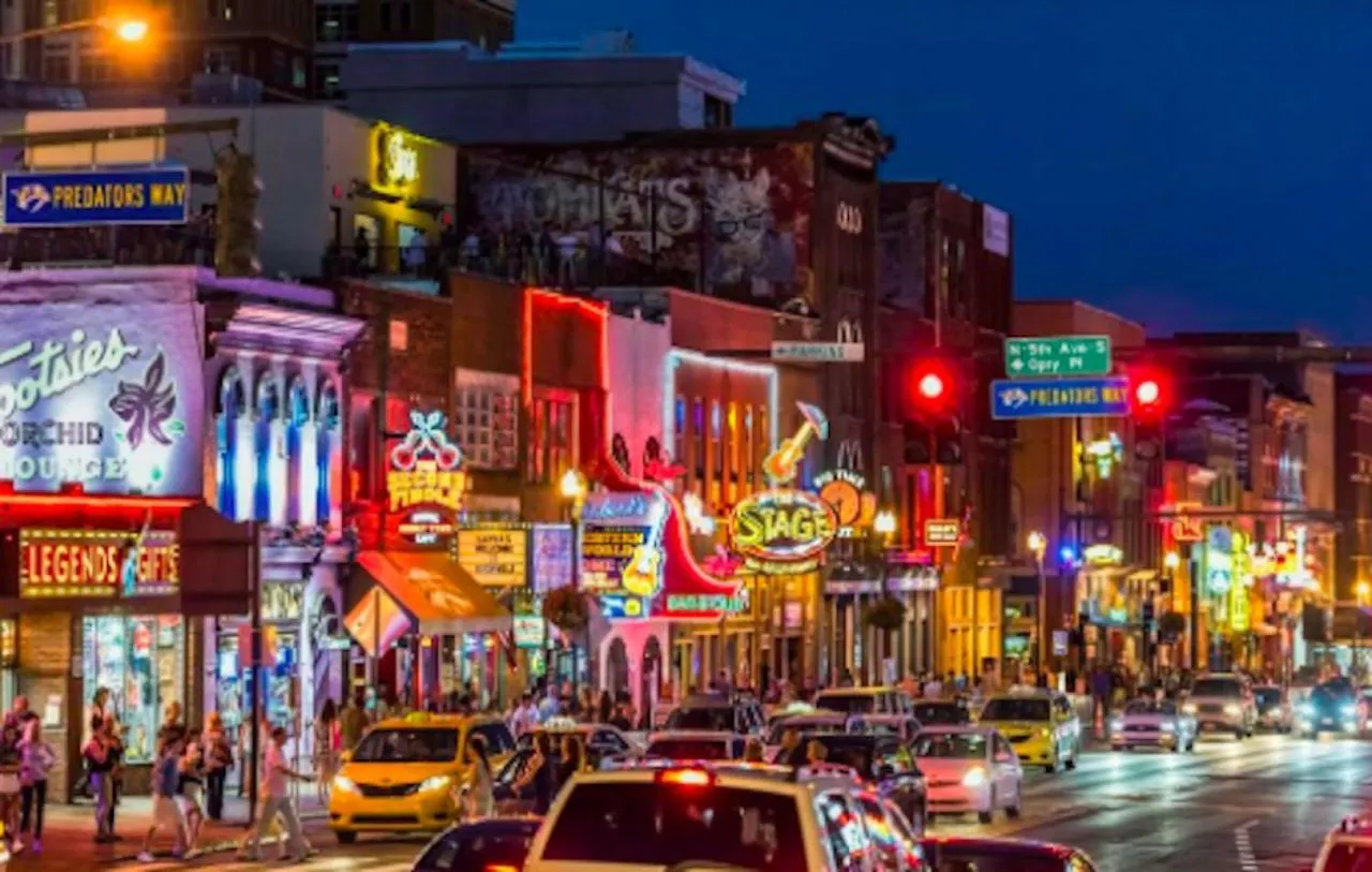 Famous Music Row 1 Bedroom Condo With Free Parking And Pool Nashville 0*,