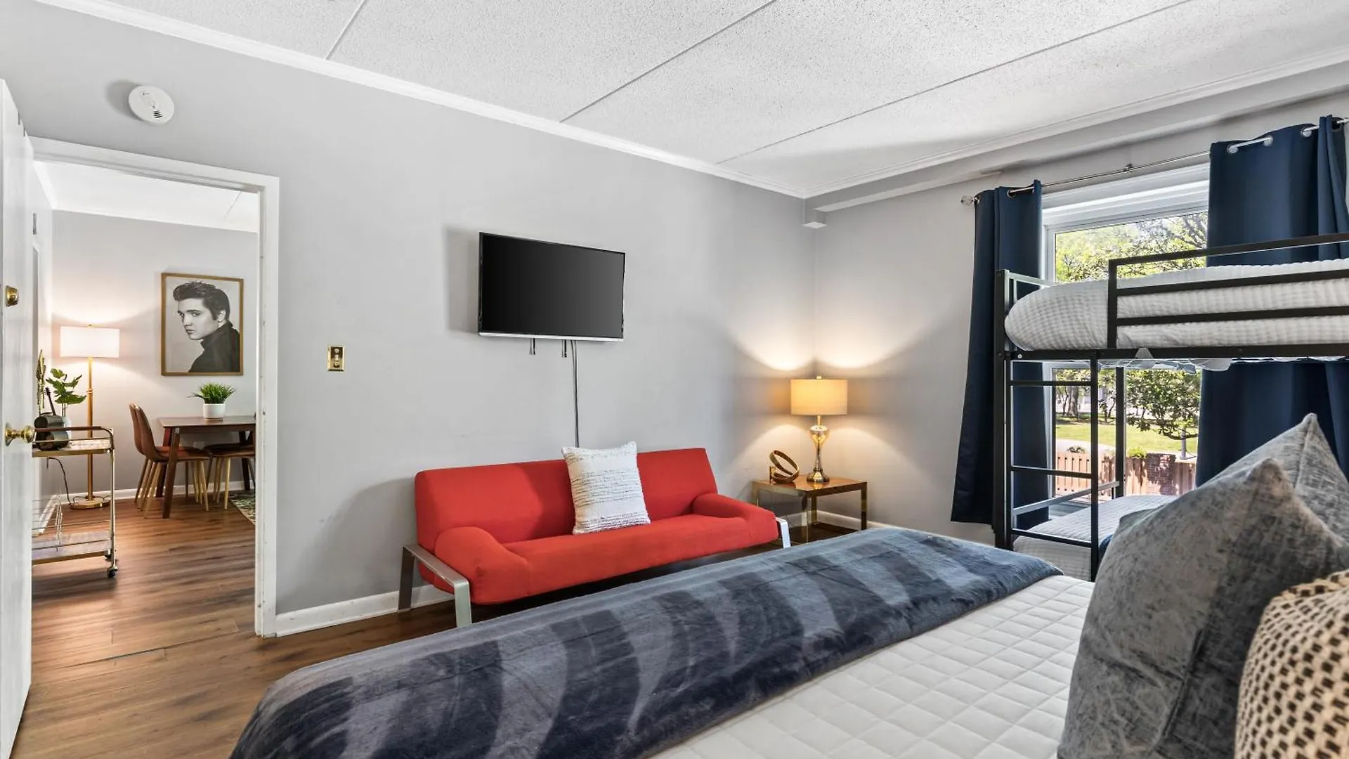 Famous Music Row 1 Bedroom Condo With Free Parking And Pool Nashville