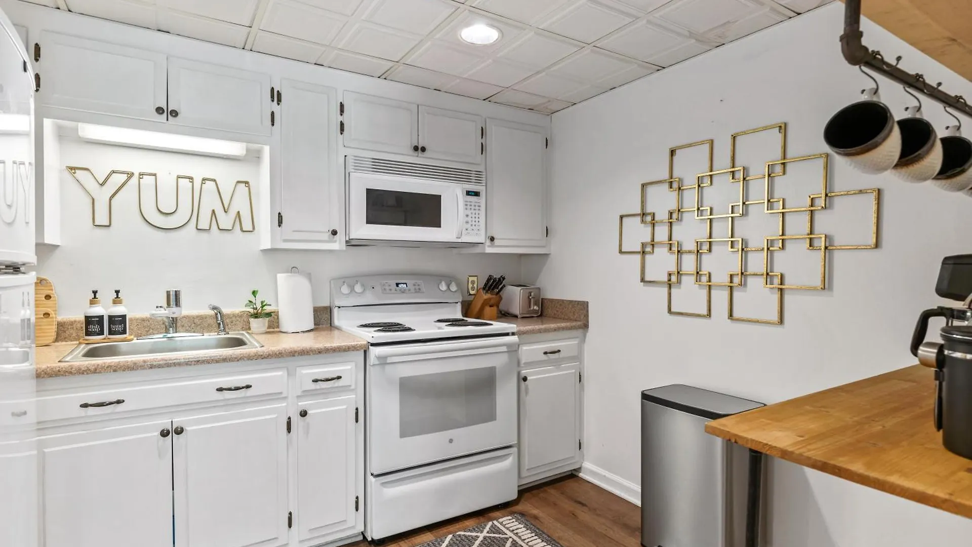 Famous Music Row 1 Bedroom Condo With Free Parking And Pool Nashville Nyaraló